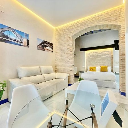 Philippe'S Home Triana เซบีญา ภายนอก รูปภาพ