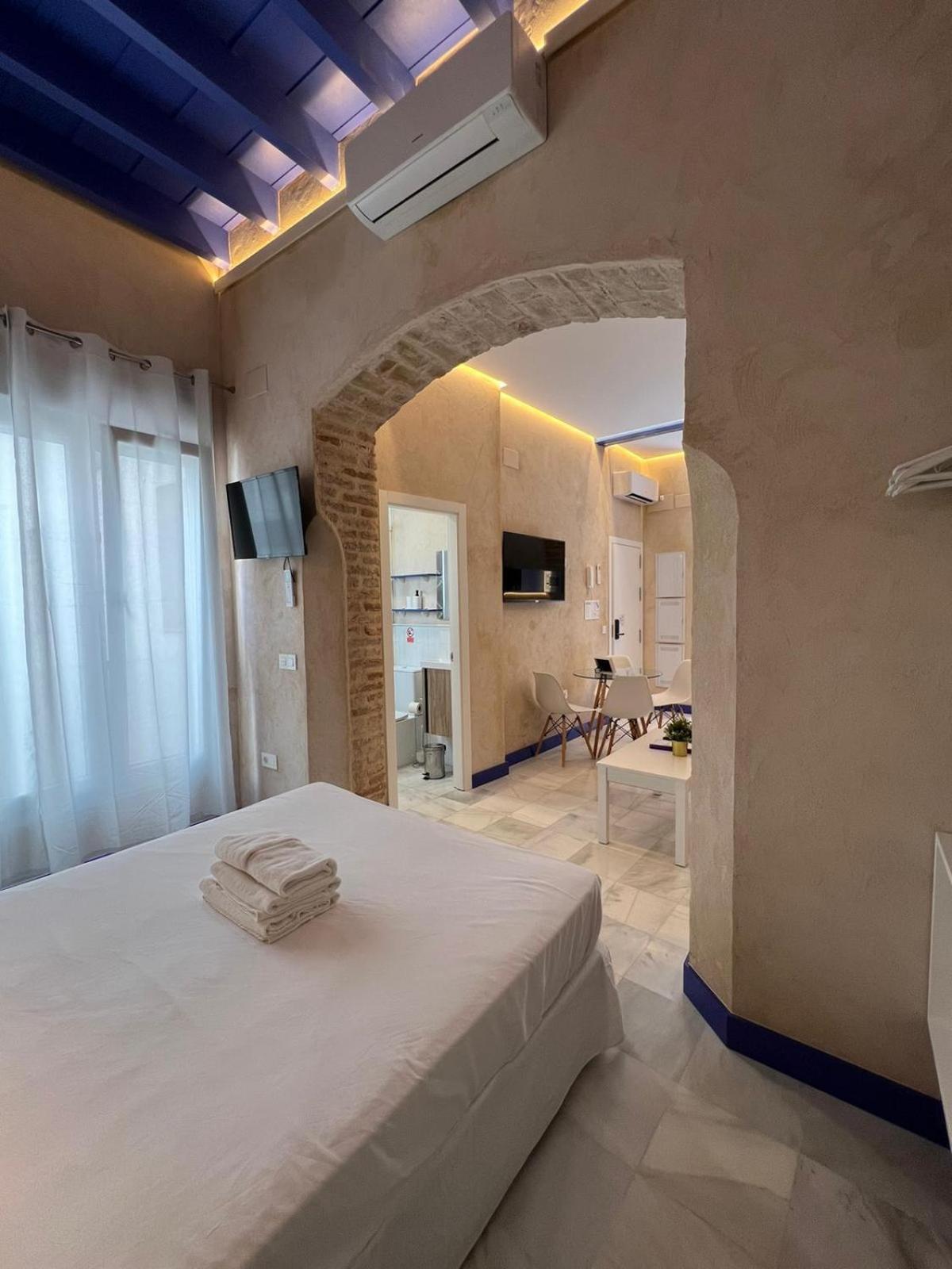 Philippe'S Home Triana เซบีญา ภายนอก รูปภาพ